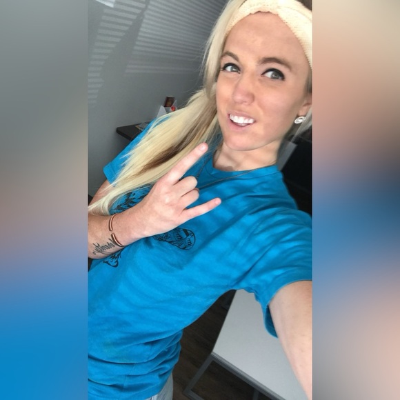 Meet your Posher, Laura - Picture 3 of 16